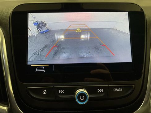 Used 2019 Chevrolet Equinox LT image 9