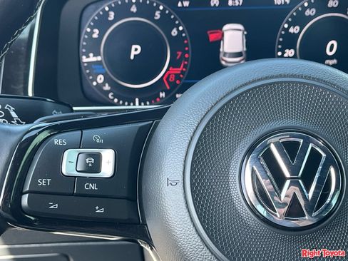 Used 2018 Volkswagen Golf R 4-Door AWD/4WD image 22