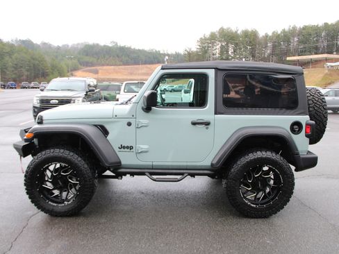 Used 2023 Jeep Wrangler Sport image 6