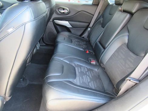 Used 2022 Jeep Cherokee Latitude w/ Sun & Sound Group image 27