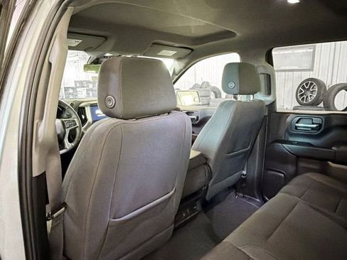 Used 2022 Chevrolet Silverado 1500 LT w/ Convenience Package II AWD/4WD image 9