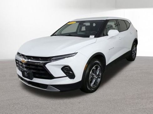Used 2025 Chevrolet Blazer LT AWD/4WD image 4