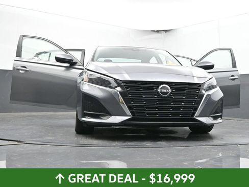 Used 2023 Nissan Altima 2.5 SV image 68