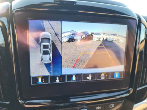 Used 2023 Chevrolet Traverse Premier image 28