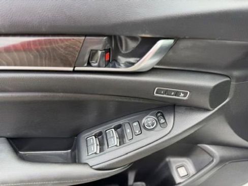 Used 2020 Honda Accord EX-L image 17