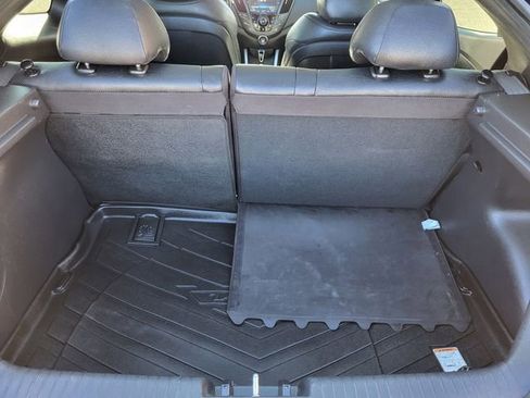 Used 2013 Hyundai Veloster Turbo image 11