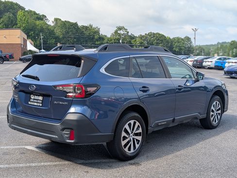 Used 2022 Subaru Outback Premium AWD/4WD image 9