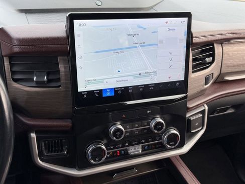 Used 2023 Ford Expedition Limited image 21