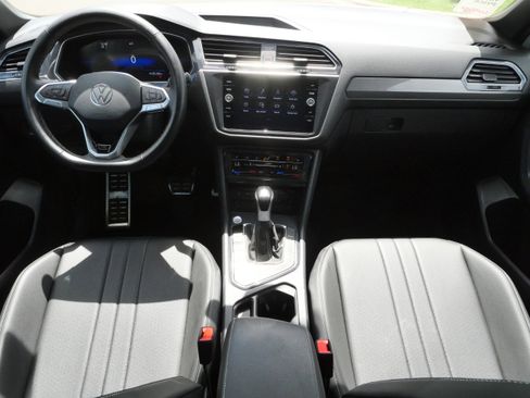 Certified 2023 Volkswagen Tiguan SE R-Line FWD image 10