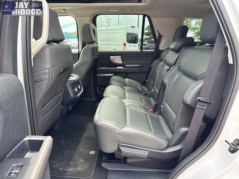 Used 2025 Ford Expedition Active AWD/4WD image 30