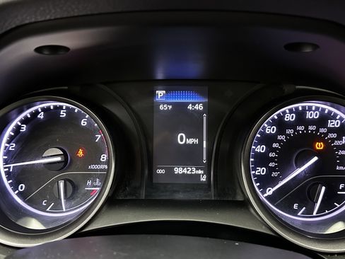 Used 2021 Toyota Camry SE image 14