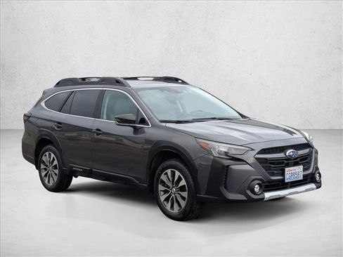 Used 2023 Subaru Outback Limited image 3