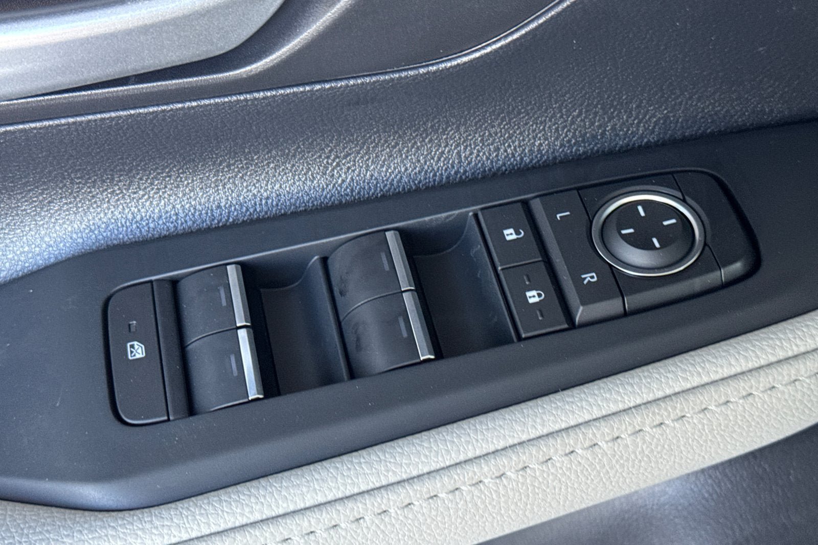 New 2026 Toyota Grand Highlander XLE FWD image 13