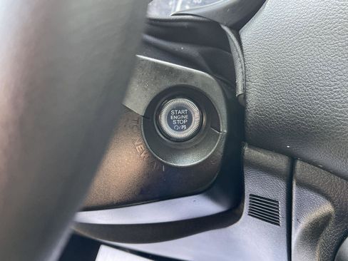 Used 2023 Jeep Renegade Latitude AWD/4WD image 15