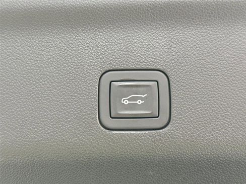 Used 2024 Chevrolet Tahoe High Country AWD/4WD image 41