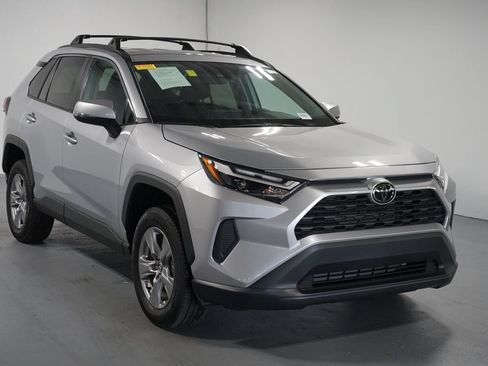 Used 2025 Toyota RAV4 XLE FWD image 3