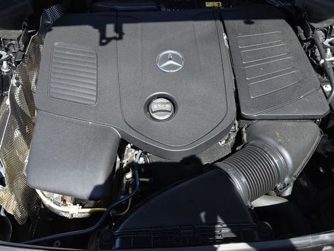 Used 2026 Mercedes-Benz GLC 300 image 23