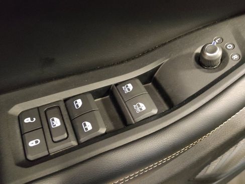 Used 2023 Jeep Grand Cherokee L Laredo RWD image 27