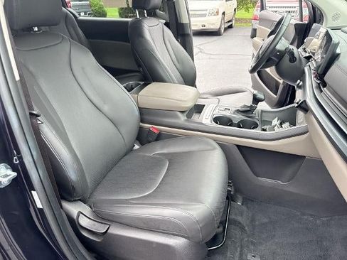 Used 2026 Kia Carnival FWD image 27