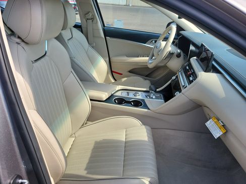 Certified 2026 Genesis G70 2.5T Prestige RWD image 24