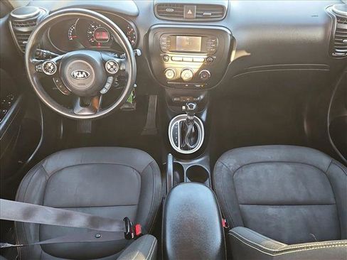 Used 2016 Kia Soul + image 17