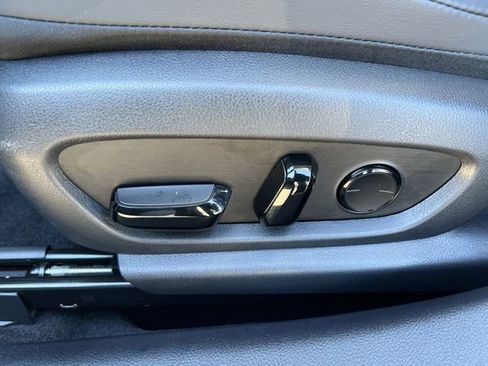 Certified 2025 Lexus ES 300h F Sport image 10