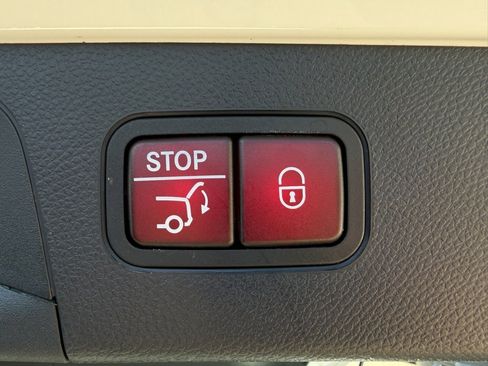 Used 2022 Mercedes-Benz GLC 43 AMG GLC 43 AMG image 9