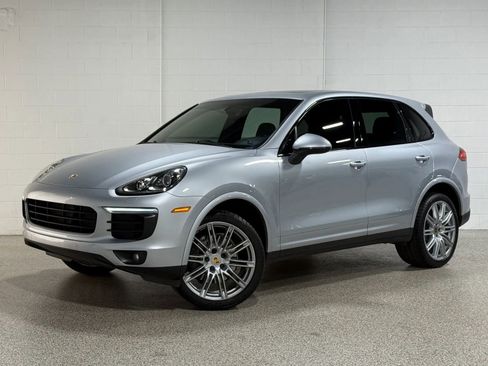 Used 2018 Porsche Cayenne Platinum Edition AWD/4WD image 2
