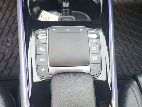 Used 2023 Mercedes-Benz GLB 250 4MATIC image 18