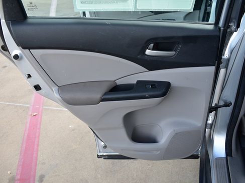Used 2014 Honda CR-V LX image 17