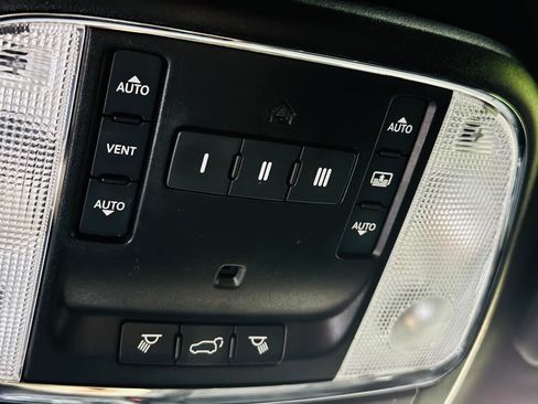 Used 2021 Jeep Grand Cherokee High Altitude AWD/4WD image 17
