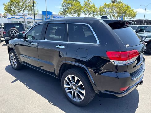 Used 2018 Jeep Grand Cherokee Overland RWD image 26