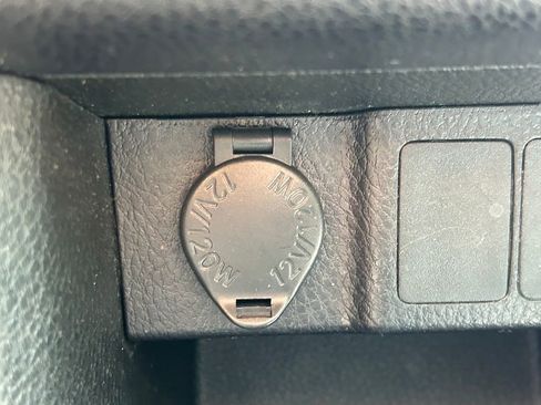 Used 2018 Toyota Corolla LE FWD image 23