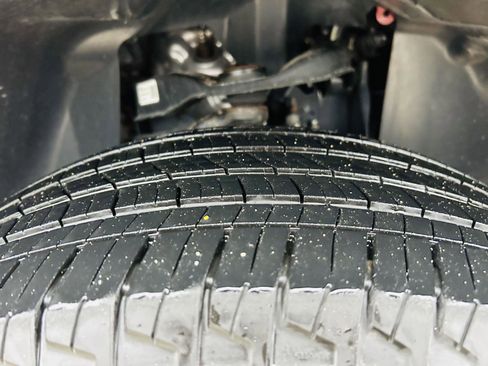 Used 2022 Nissan Frontier SV image 39