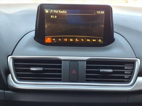 Used 2018 MAZDA MAZDA3 Sport image 18