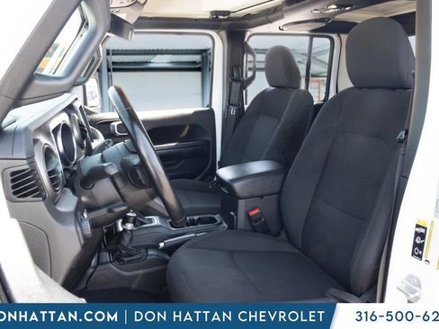 Used 2020 Jeep Gladiator Sport w/ Quick Order Package 24S AWD/4WD image 15