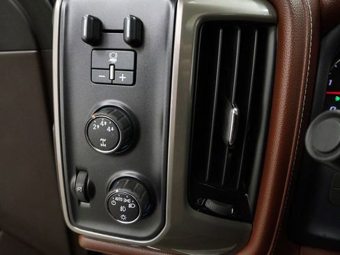 Used 2015 Chevrolet Silverado 2500 High Country AWD/4WD image 26