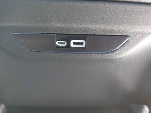 New 2026 Chrysler Pacifica Select AWD/4WD image 19