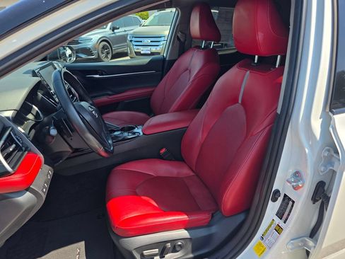 Used 2022 Toyota Camry XSE w/ Carpet Mat Package (TMS) FWD image 4