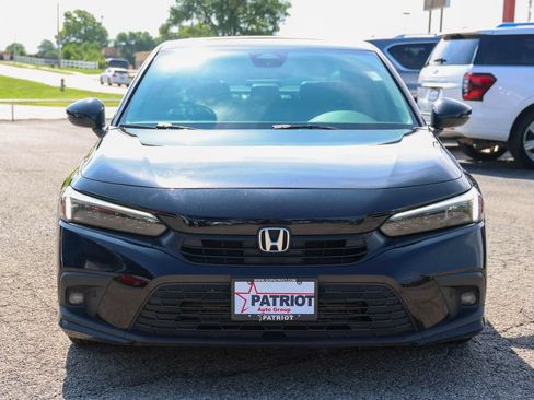Used 2023 Honda Civic Touring image 2