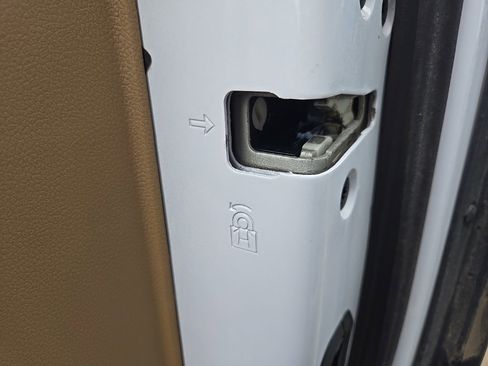 Used 2023 Ford F250 Lariat image 96