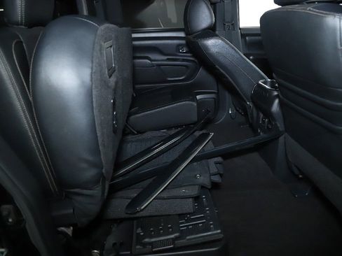 Used 2019 Nissan Titan SL w/ Midnight Edition image 33