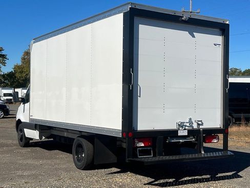 Used 2024 Mercedes-Benz Sprinter 4500 image 7