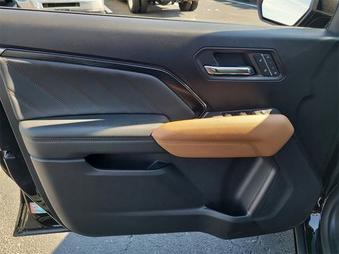 Used 2023 GMC Canyon AT4 w/ AT4 Premium Package image 13