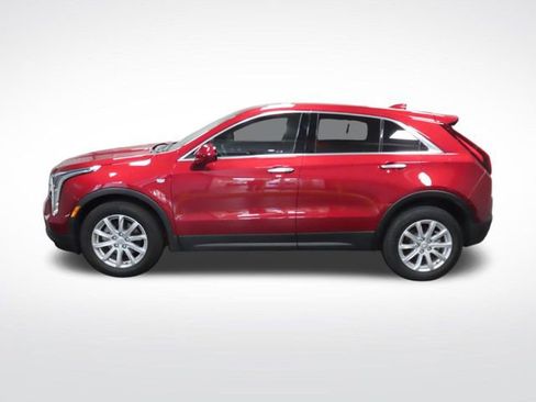 Used 2023 Cadillac XT4 Luxury w/ Cold Weather Package image 2