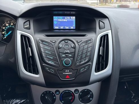 Used 2014 Ford Focus SE w/ Equipment Group 201A image 19