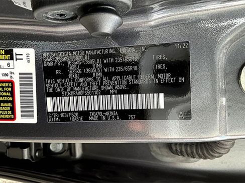 Used 2023 Toyota Highlander L image 16