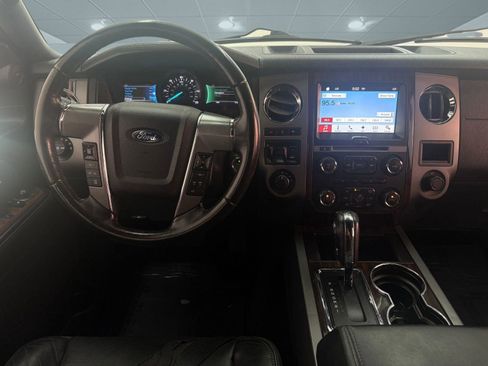 Used 2016 Ford Expedition Platinum image 4