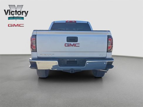Used 2018 GMC Sierra 1500 SLT image 16