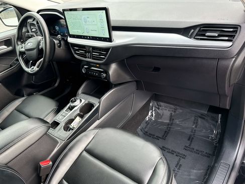 Used 2025 Ford Escape Platinum image 18